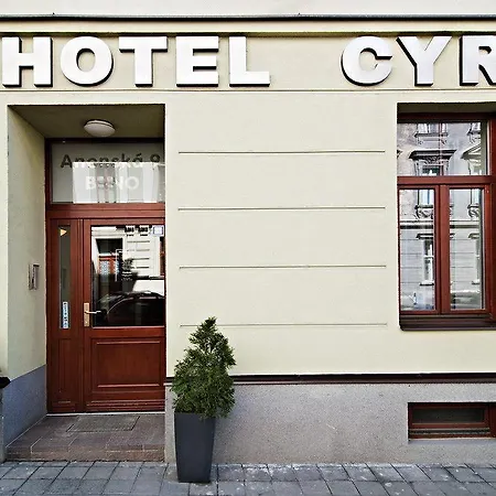 Hotel Cyro 3*
