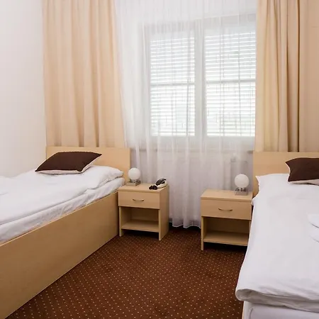 Hotel Cyro 3*