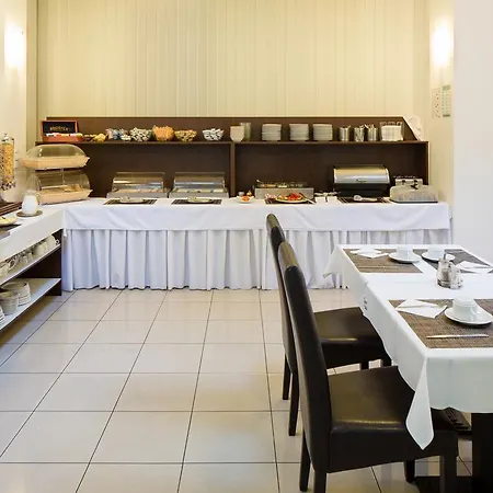 Hotel Cyro