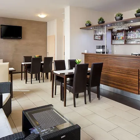 Hotel Cyro