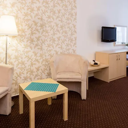 Cyro Hotel 3*